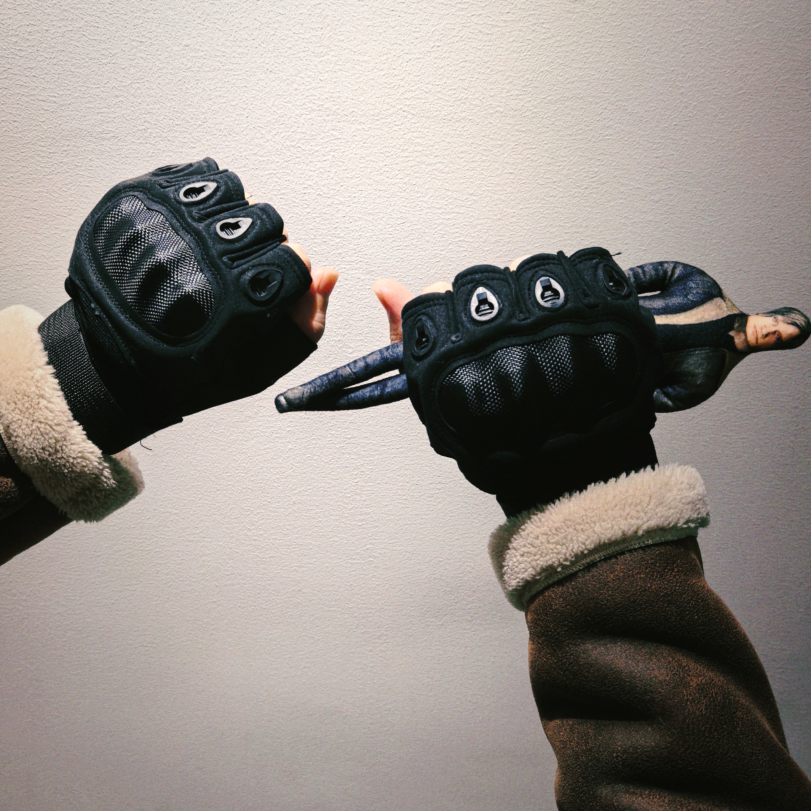 Resident Evil Leon Inspired Ta - Cut Resistant Glove avaliação e preço